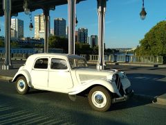 Louer une CITROËN Traction 11 B de de 1956 (Photo 3)