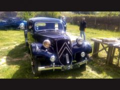 Louer une CITROËN Traction 11 B de 1956 (Photo 1)