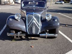 Louer une CITROËN Traction 11 B de de 1956 (Photo 2)