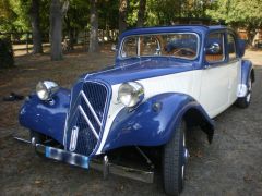 Louer une CITROËN Traction 11 B de de 1957 (Photo 2)