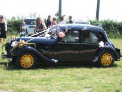 Louer une CITROËN Traction 11 BL de de 1938 (Photo 2)