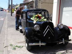 Louer une CITROËN Traction 11 BL de de 1948 (Photo 2)