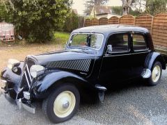 Louer une CITROËN Traction 11 BL de 1949 (Photo 1)