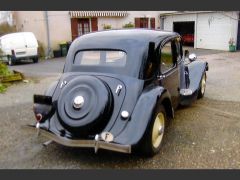 Louer une CITROËN Traction 11 BL de de 1949 (Photo 4)