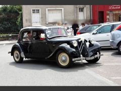 Louer une CITROËN Traction 11 BL de de 1950 (Photo 1)