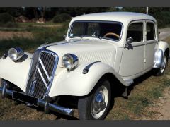 Louer une CITROËN Traction 11 BL de 1951 (Photo 2)