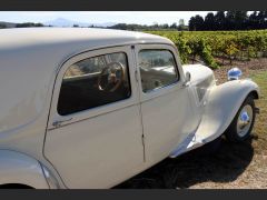 Louer une CITROËN Traction 11 BL de de 1951 (Photo 4)