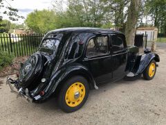 Louer une CITROËN Traction 11 BL de de 1951 (Photo 3)