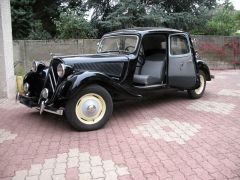 Louer une CITROËN Traction 11 BL de 1952 (Photo 1)