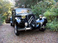 Louer une CITROËN Traction 11 BL de de 1952 (Photo 3)