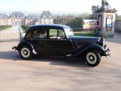 Louer une CITROËN Traction 11 BL de 1952 (Photo 2)