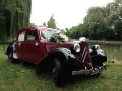 Louer une CITROËN Traction 11 BL de 1952 (Photo 1)