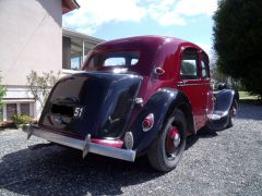 Louer une CITROËN Traction 11 BL de de 1952 (Photo 2)