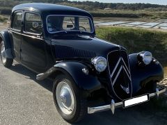 Louer une CITROËN Traction 11 BL de de 1952 (Photo 1)