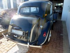 Louer une CITROËN Traction 11 BL de de 1952 (Photo 2)