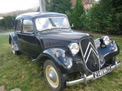 Louer une CITROËN Traction 11 BL de 1953 (Photo 1)