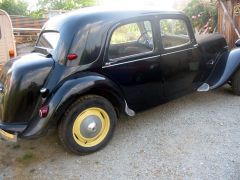 Louer une CITROËN Traction 11 BL de de 1953 (Photo 4)