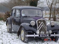 Louer une CITROËN Traction 11 BL de de 1953 (Photo 1)