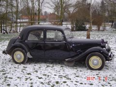 Louer une CITROËN Traction 11 BL de de 1953 (Photo 2)