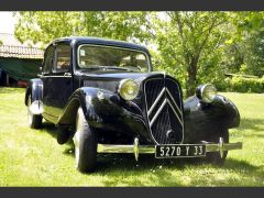 Louer une CITROËN Traction 11 BL de 1953 (Photo 0)