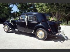 Louer une CITROËN Traction 11 BL de de 1953 (Photo 2)