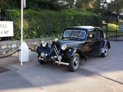 Louer une CITROËN Traction 11 BL de de 1953 (Photo 2)