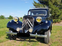 Louer une CITROËN Traction 11 BL de 1953 (Photo 2)