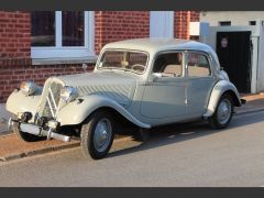 Louer une CITROËN Traction 11 BL de de 1953 (Photo 1)