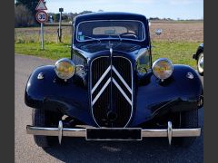 Louer une CITRO&Euml;N Traction 11 BL de de 1954 (Photo 2)