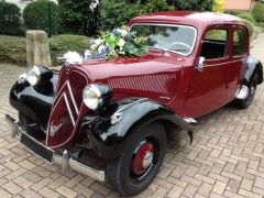 Louer une CITROËN Traction 11 BL de 1954 (Photo 2)