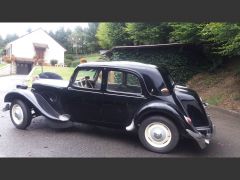 Louer une CITRO&Euml;N Traction 11 BL de de 1954 (Photo 2)