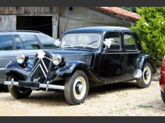 Louer une CITROËN Traction 11 BL de 1955 (Photo 2)