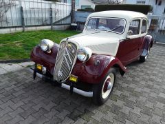 Louer une CITROËN Traction 11 BL de 1955 (Photo 1)