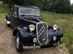 Louer une CITROËN Traction 11 BL de de 1956 (Photo 2)