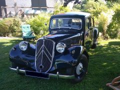 Louer une CITROËN Traction 11 BL de 1956 (Photo 2)