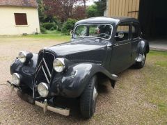 Louer une CITROËN Traction 11 BL de de 1956 (Photo 1)