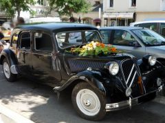 Louer une CITROËN Traction 11 C de 1955 (Photo 0)