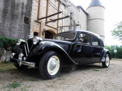 Louer une CITROËN Traction 11 C de de 1955 (Photo 1)