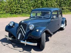 Louer une CITROËN Traction 11 D de de 1956 (Photo 1)