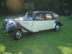 Louer une CITROËN Traction 11B de 1953 (Photo 1)