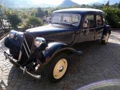 Louer une CITROËN Traction 11B de de 1954 (Photo 2)