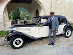 Louer une CITROEN Traction 11C de de 1957 (Photo 2)