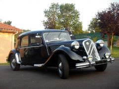 Louer une CITROËN Traction 15/6 D de de 1951 (Photo 1)