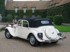 Louer une CITROËN Traction 15/6 EDM de de 1949 (Photo 3)