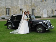 Louer une CITROËN Traction 15/6 H de de 1954 (Photo 2)