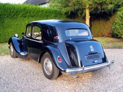 Louer une CITROËN Traction 15/6 H de de 1954 (Photo 4)