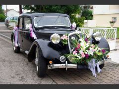 Louer une CITROËN Traction 15/6 de 1949 (Photo 1)