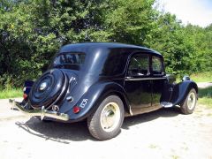 Louer une CITROËN Traction 15/6 de de 1949 (Photo 3)