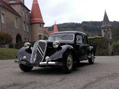 Louer une CITROEN Traction 15/6 de de 1949 (Photo 2)