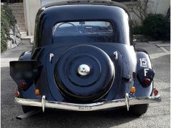 Louer une CITROËN Traction 15/6 de de 1949 (Photo 3)